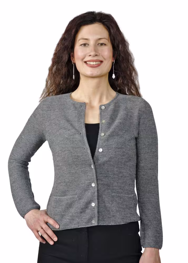 Strickjacke Lisa aus 100% Alpaka mit feinen Kn&ouml;pfen Damen Cardigan
