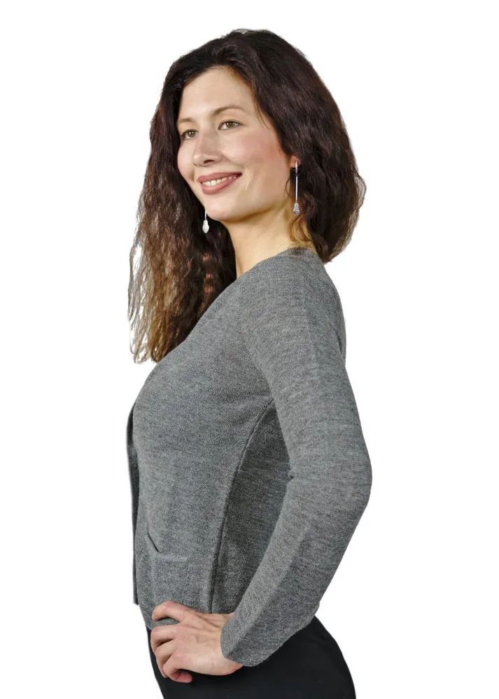 Strickjacke Lisa aus 100% Alpaka mit feinen Kn&ouml;pfen Damen Cardigan
