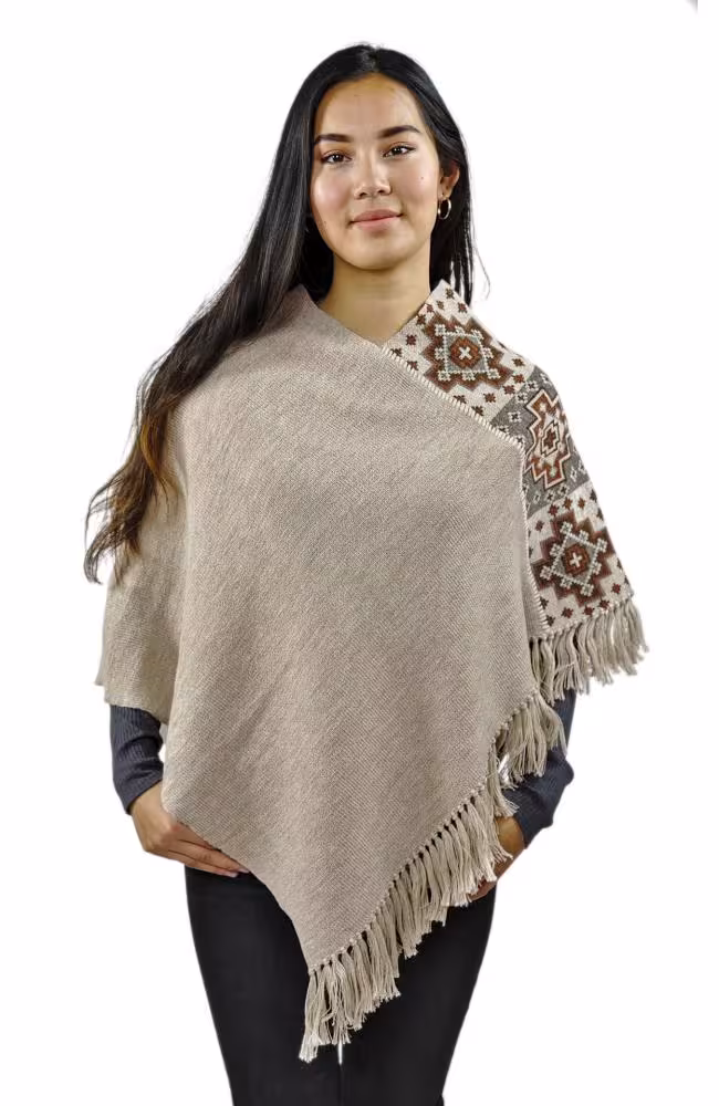 Poncho Sandy One Size aus 100% Baby Alpaka f&uuml;r Damen